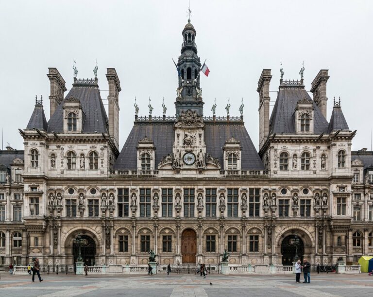 Façade de l’Hôtel de Ville de Paris, siège d’une administration employant des agents publics